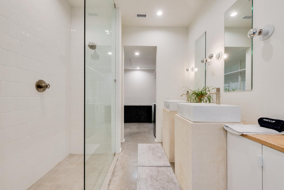 Master Bathroom Ensuite with Walk in Shower and Closet.